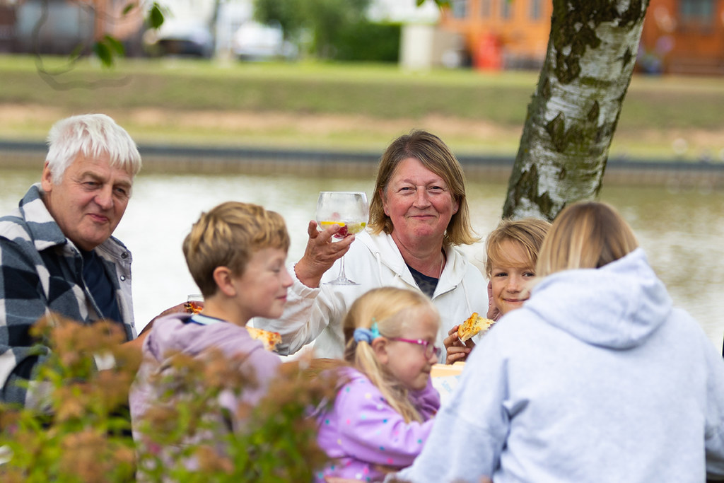 A family having a picnic at Lakeside park